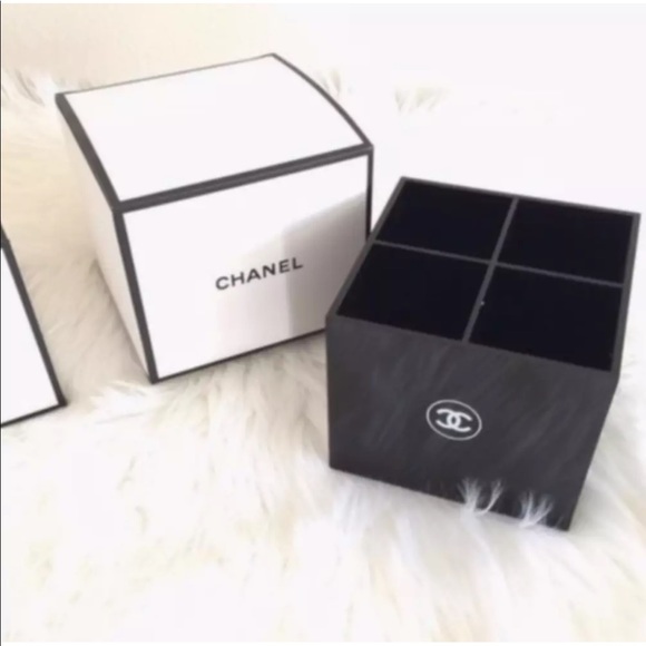 CHANEL Accessories - CHANEL Cosmetic Vanity Make-Up Case Vanity*New